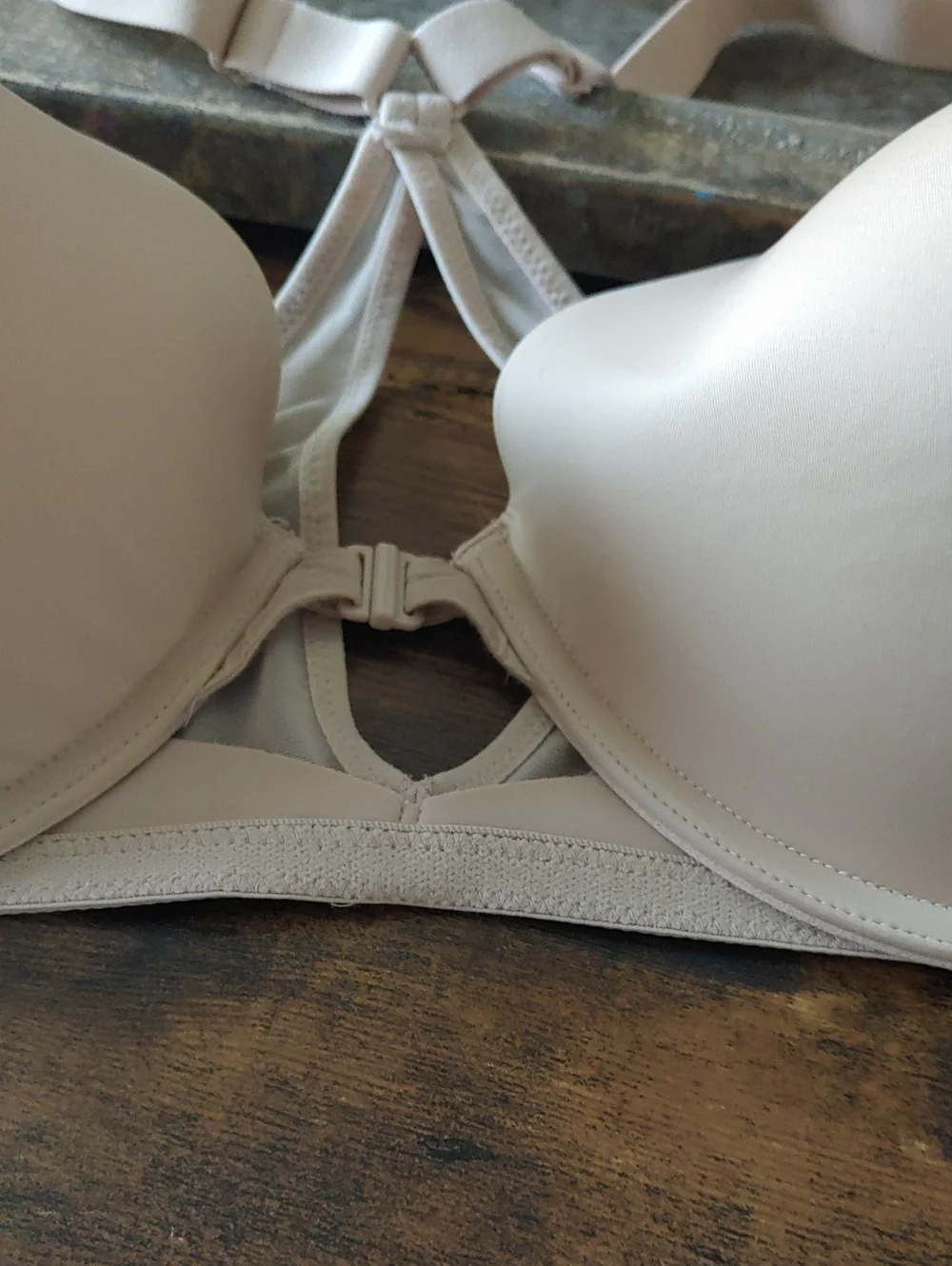 NWOT Maidenform. 38D Beige Front Closure Gorgeous Racerback Padded Underwire Bra - Picture 4 of 9